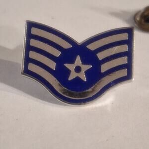 US Air Force Staff Sergeant E-5 Chevron Insignia Lapel Pin 623 on Back